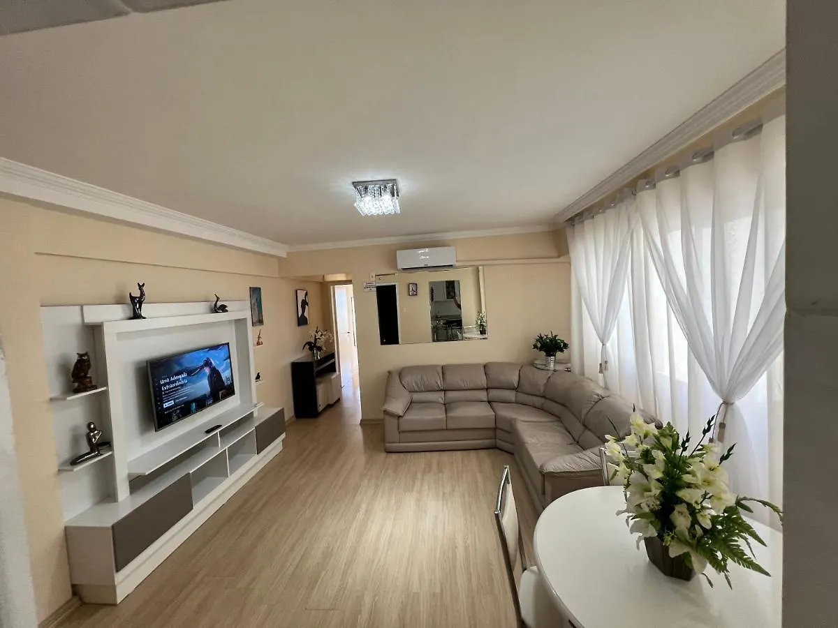 Apartamento Pe Na Areia Balneario Camboriu! Av. Atlantica.